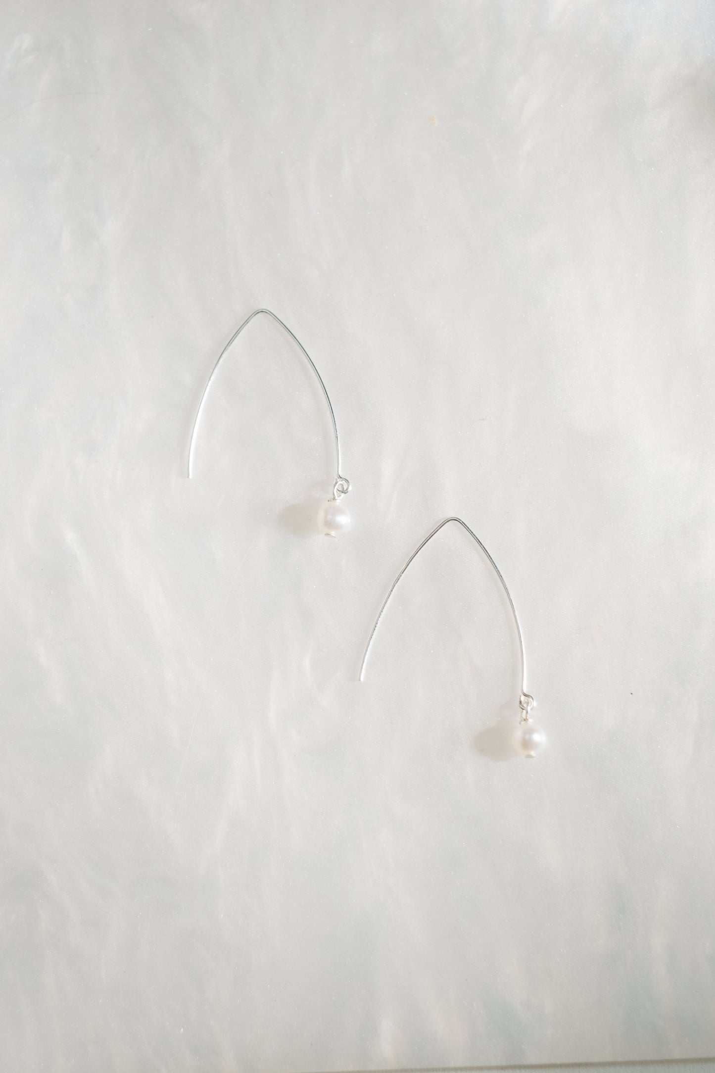 Grace pull through pearl earrings