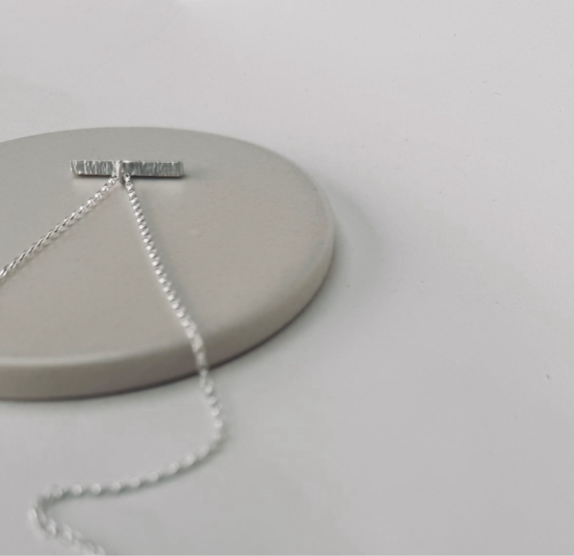 Textured T-bar necklace