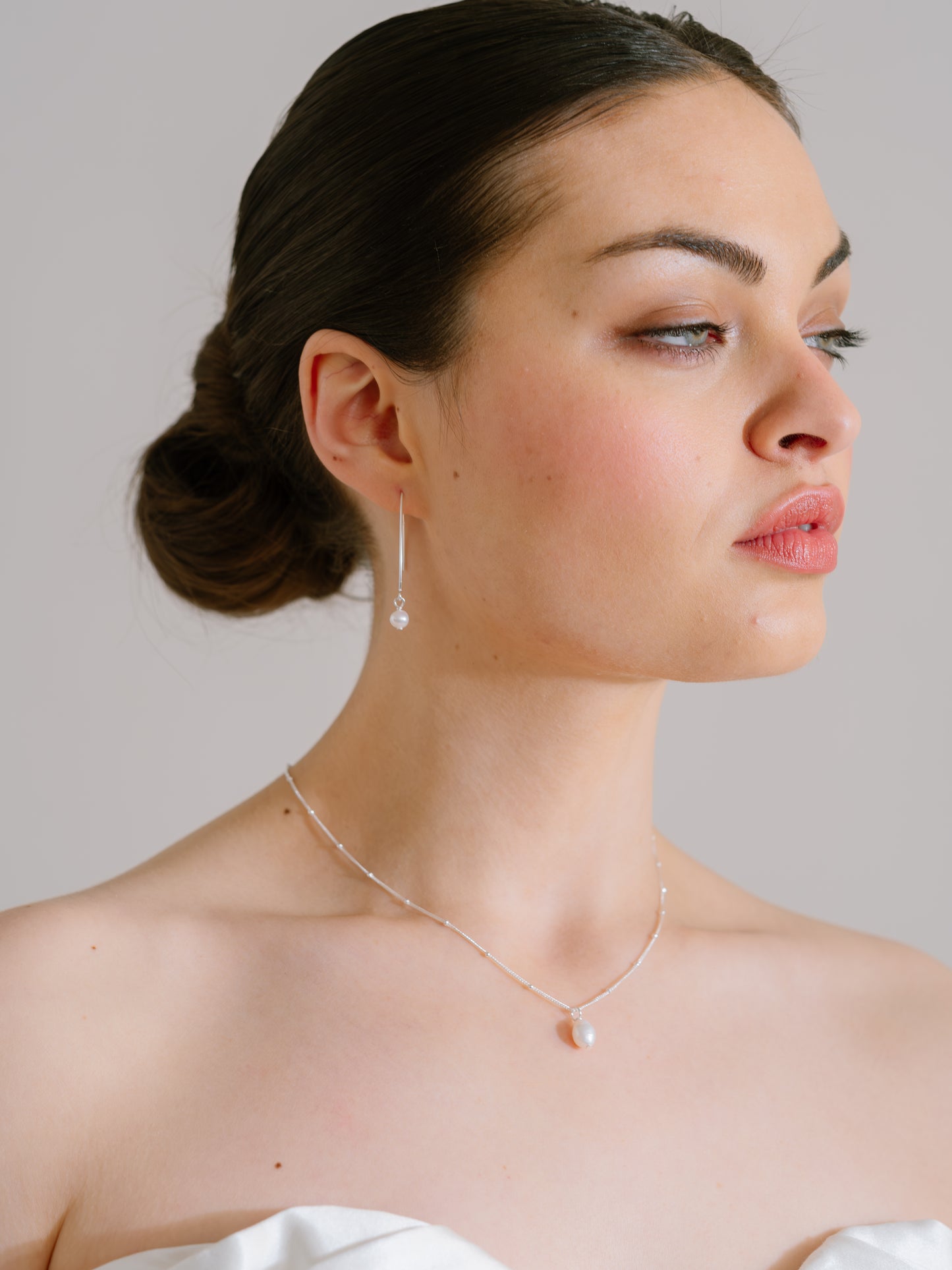 Grace pull through pearl earrings