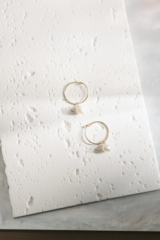 Betsy Pearl wire round hoop