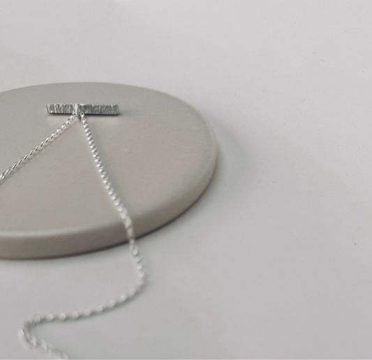 Textured T-bar necklace