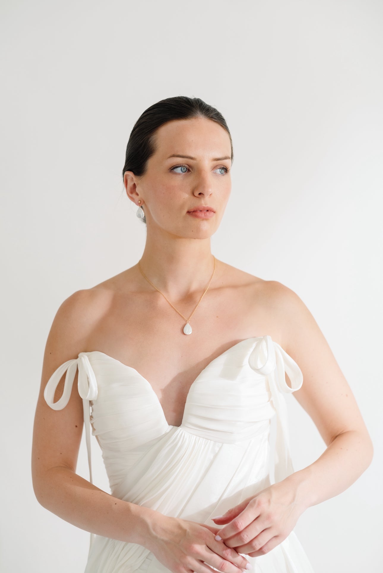 Teardrop pearl necklace