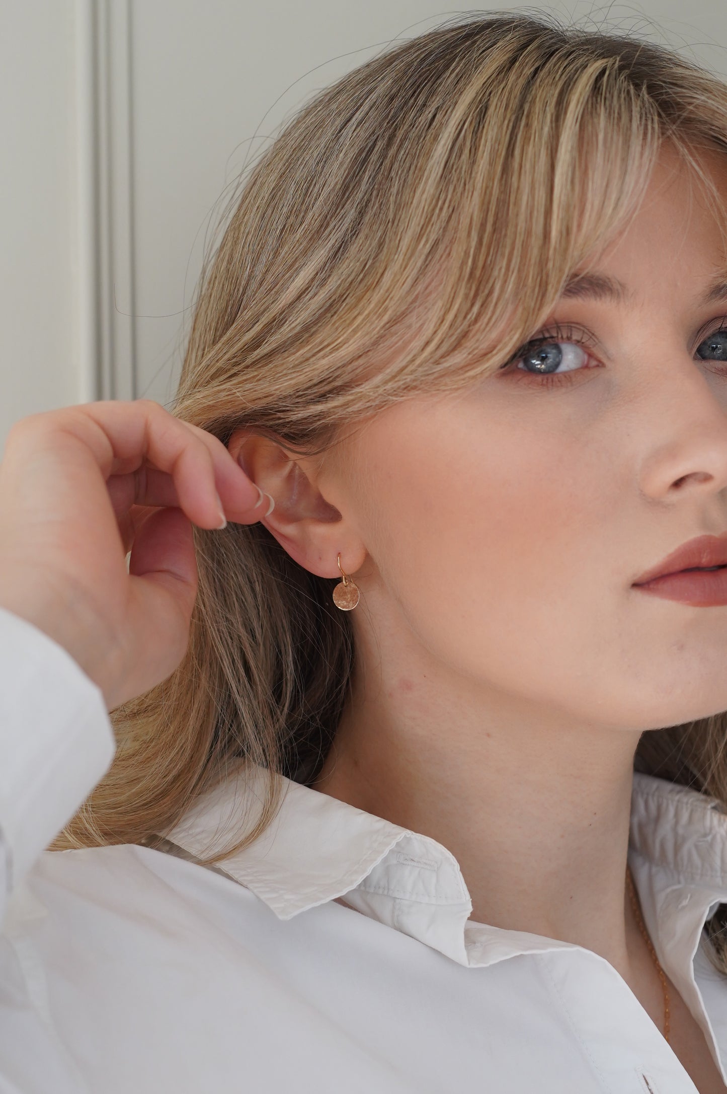 Jade hammered disc earrings
