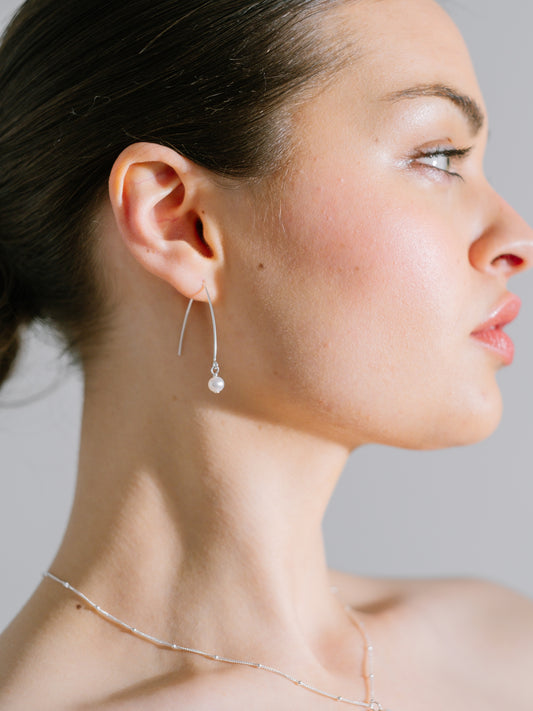 Grace pull through pearl earrings