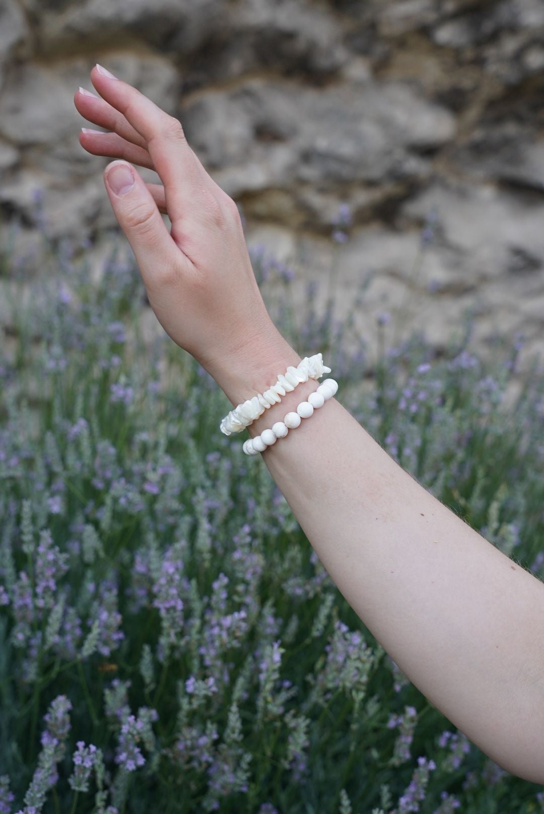 Magnesite bead bracelet