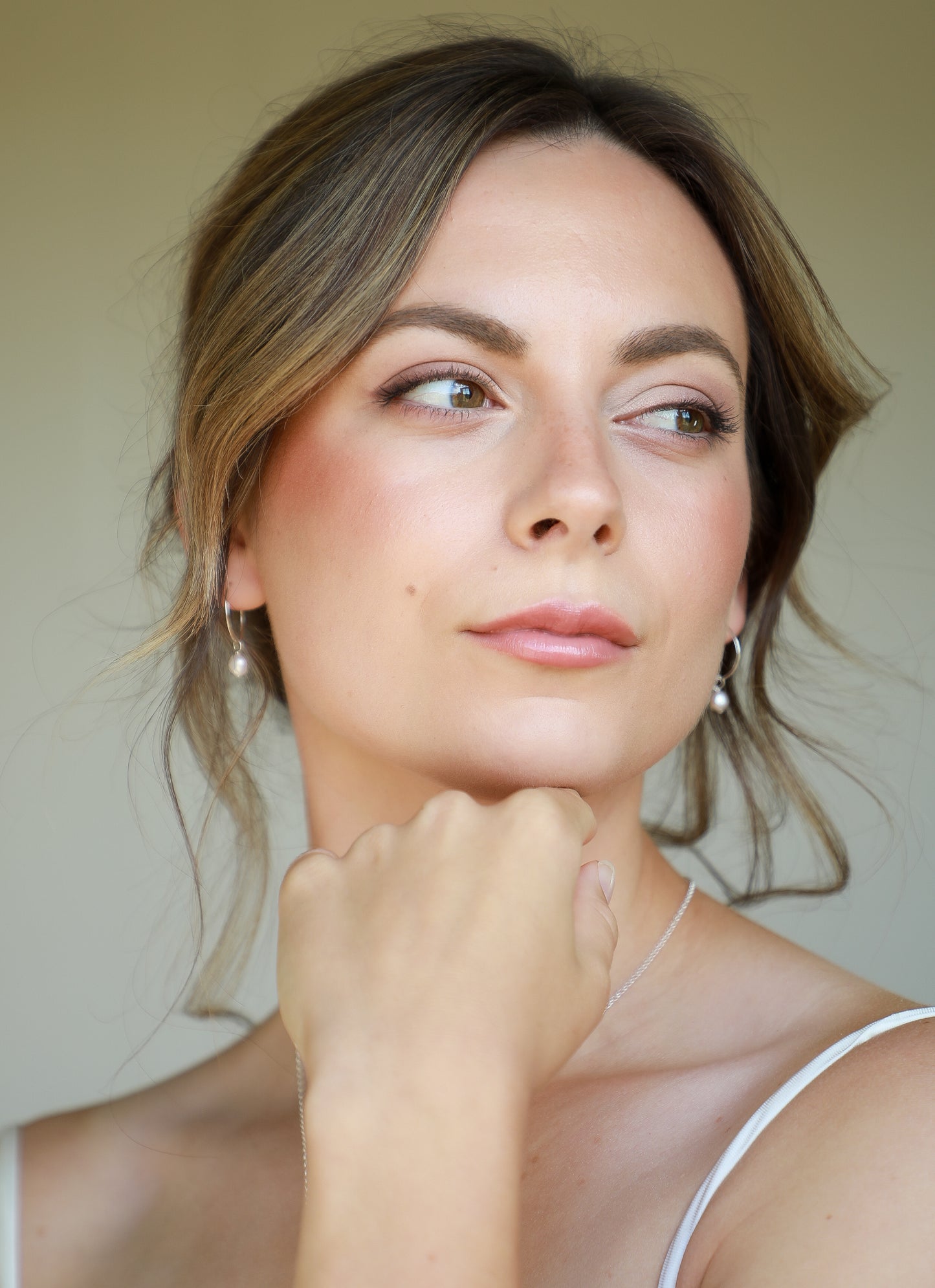 Betsy Pearl wire round hoop