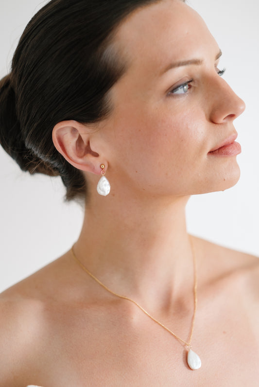 Teardrop pearl earrings