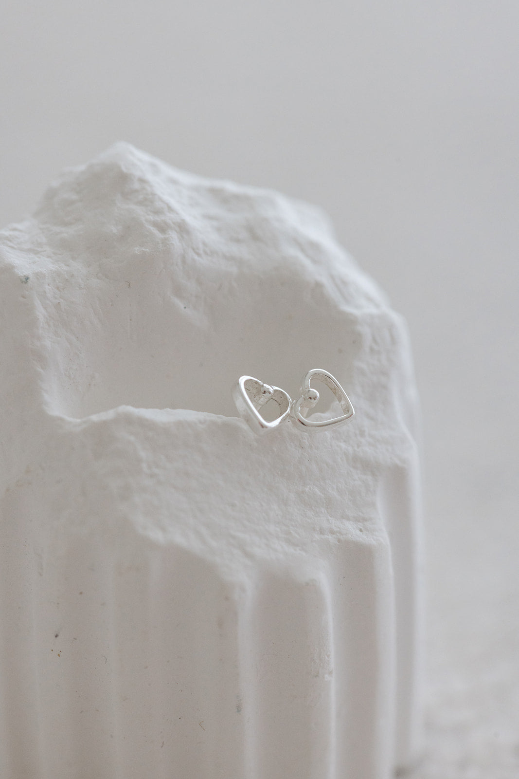 Open heart stud earrings